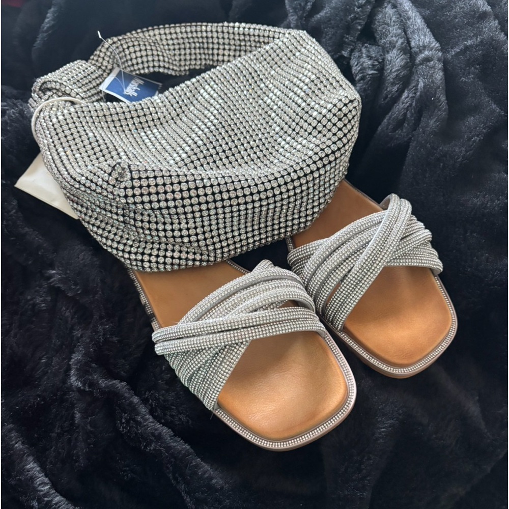 NWT STEVE MADDEN Vanilly Crystal
Diamond Rhinestone Slide Sandals - Picture 4 of 5
